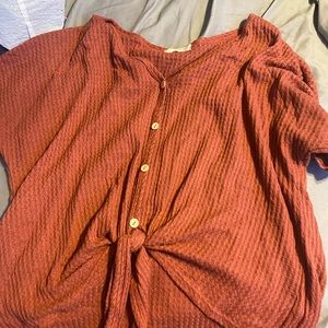 Women’s shirt sleeve blouse